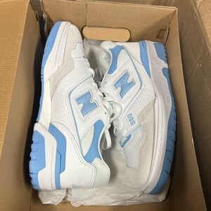 New Balance Mens Sneakers; white blue 550